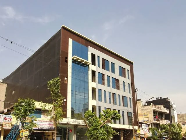 Main Image