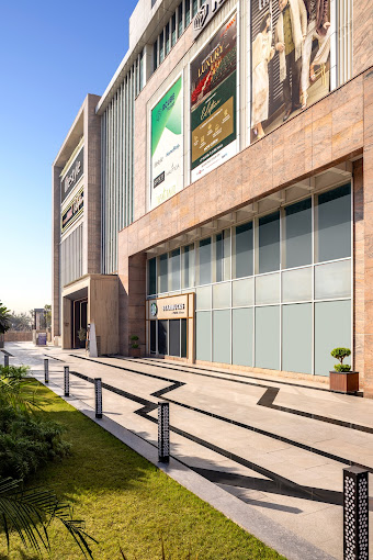 Rcube Monad Mall Noida - Shopping & entertainment Hub | Hi Noida