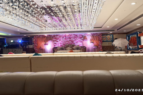 Diamond Crown Banquet