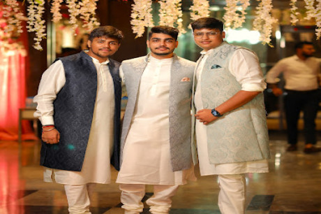 Bonsoir by Akhil Gupta