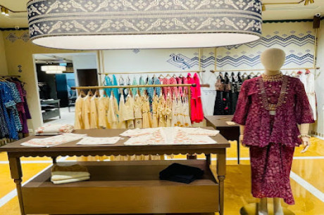 Global Desi DLF Mall Of India 