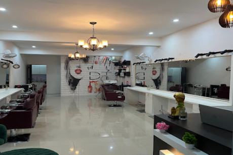 Best Makeup Artist in Noida