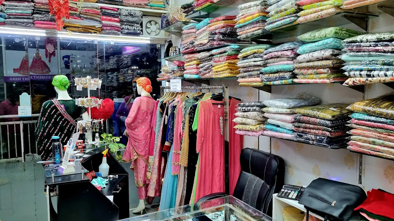 Elegant Fashion &amp; Boutique