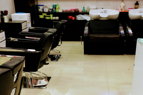 Hair &#039;N&#039; Care Unisex Salon