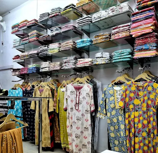 Elegant Fashion &amp; Boutique